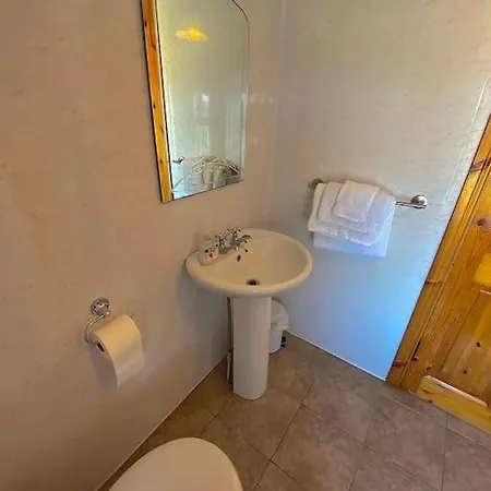 Floor Retreat Portmor- Sea, & Balcony *