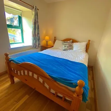 Floor Retreat Portmor- Sea, & Balcony Διαμέρισμα