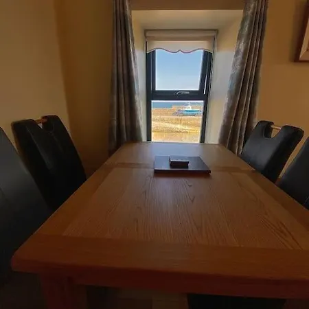 Apartamento Floor Retreat Portmor- Sea, & Balcony