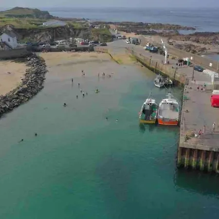 Floor Retreat Portmor- Sea, & Balcony Διαμέρισμα *