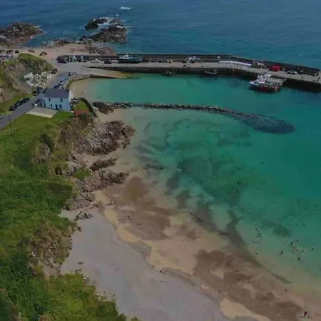 Floor Retreat Portmor- Sea, & Balcony Διαμέρισμα *