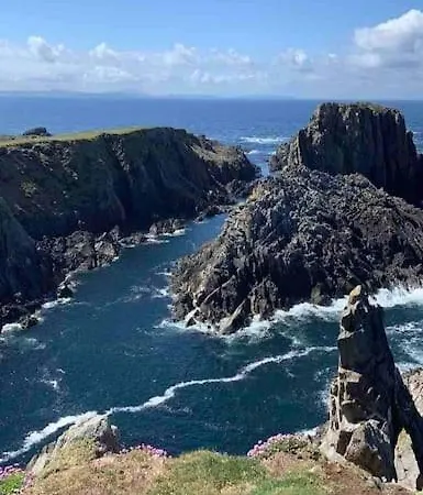 Floor Retreat Portmor- Sea, & Balcony Slievebane