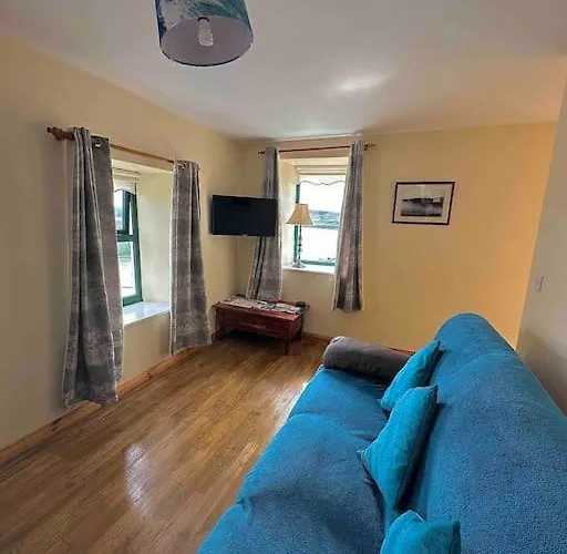 דירה Floor Retreat Portmor- Sea, & Balcony