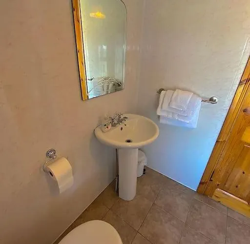 Floor Retreat Portmor- Sea, & Balcony *