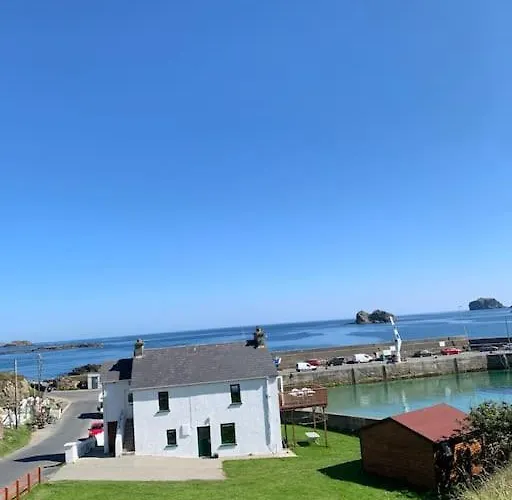 Floor Retreat Portmor- Sea, & Balcony * Slievebane