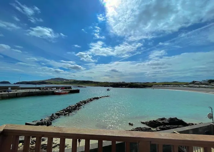 Floor Retreat Portmor- Sea, & Balcony