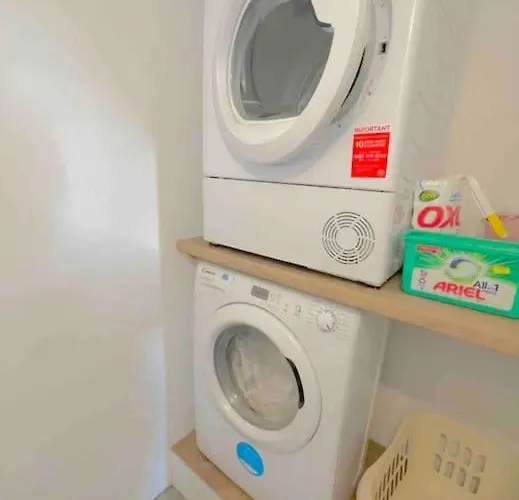 Floor Retreat Portmor- Sea, & Balcony