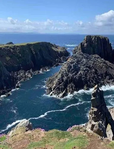 Floor Retreat Portmor- Sea, & Balcony Slievebane