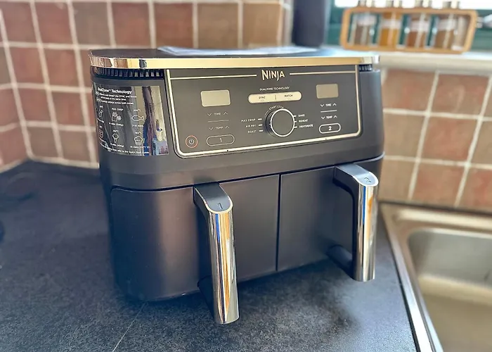 דירה Floor Retreat Portmor- Sea, & Balcony