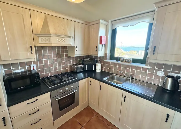 דירה Floor Retreat Portmor- Sea, & Balcony *